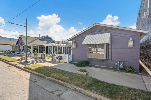 103-105 E Center Street, Lorena, TX 76655