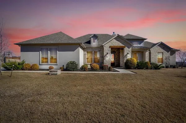 7732 Laura Lake Lane, Fort Worth, TX 76126