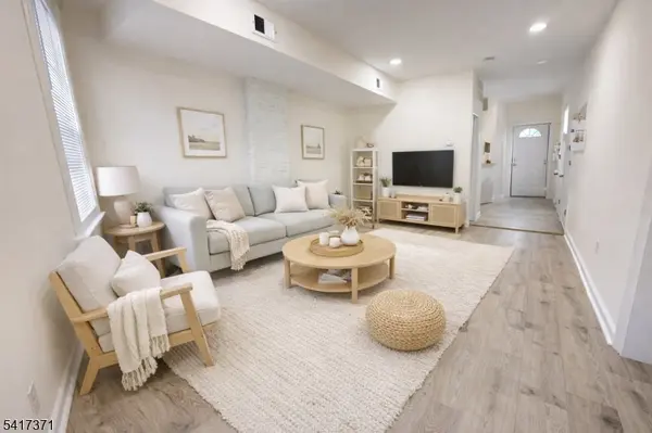 88 Devon St, Kearny Town, NJ 07032