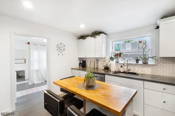 60 Searing St, Dover Town, NJ 07801