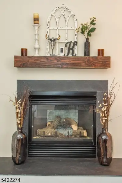 7 Stratford Dr, Newton Town, NJ 07860