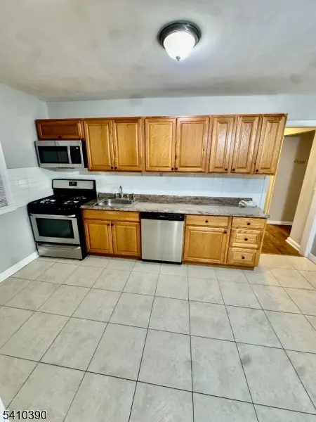 373 Floral Ln #2, Saddle Brook Twp., NJ 07663