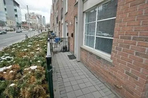 415 Jarvis ST #100, Toronto C08, ON M4Y 3C1