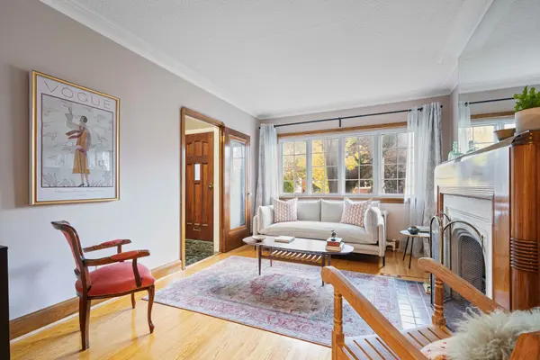 59 Parkview Hill CRES, Toronto E03, ON M4B 1R1