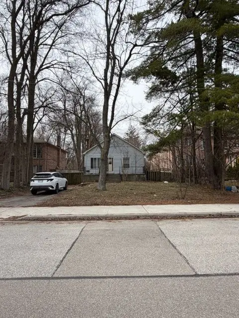 38 Bobmar RD, Toronto E10, ON M1C 1C9