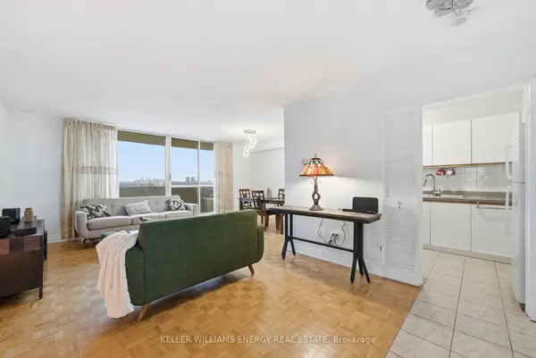 1 Massey SQ #1514, Toronto E03, ON M4C 5L4