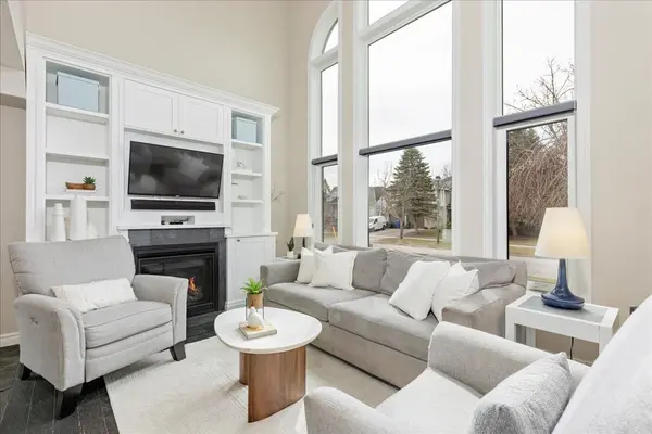 2 Royal Amber CRES, East Gwillimbury, ON L0G 1M0