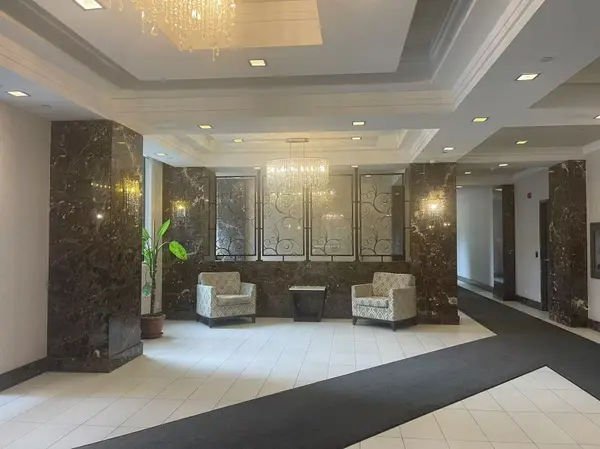 372 Highway 7 N/A E #1017, Richmond Hill, ON L4B 0C6