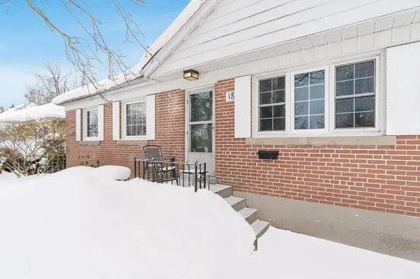 18 Newton ST, Barrie, ON L4M 3N3