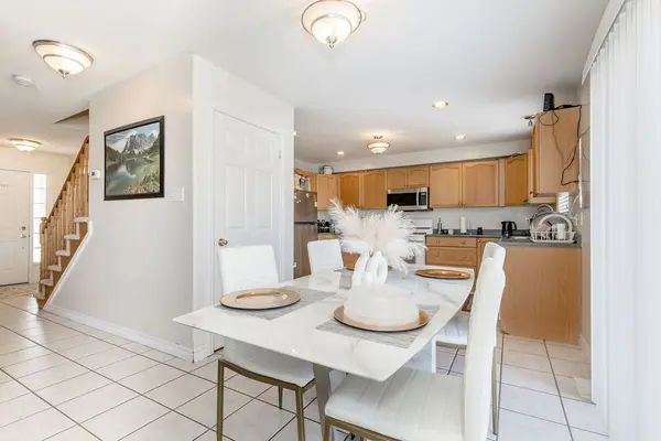 212 Pringle DR, Barrie, ON L4N 0P5