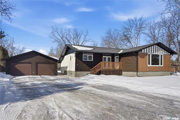 82 Burton STREET, Grand Coulee, SK S4M 0A3