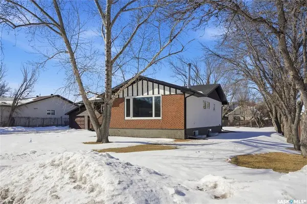 82 Burton STREET, Grand Coulee, SK S4M 0A3