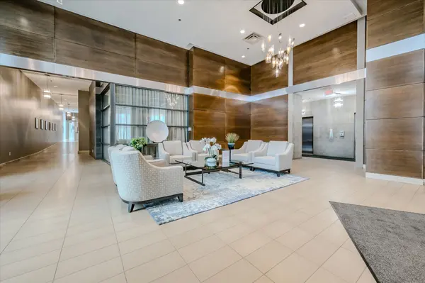 1 Hurontario ST #1201, Mississauga, ON L5G 0A3