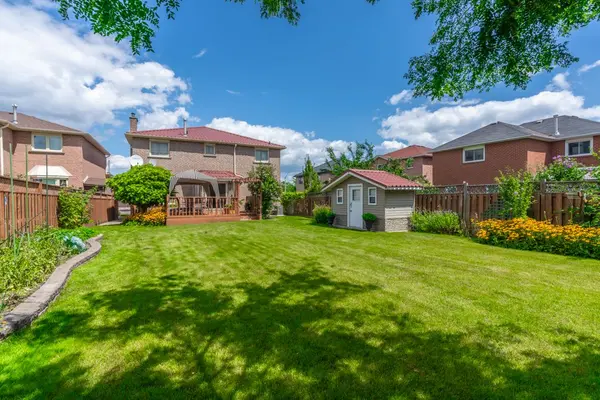 3300 Redmond RD, Mississauga, ON L5B 3X1