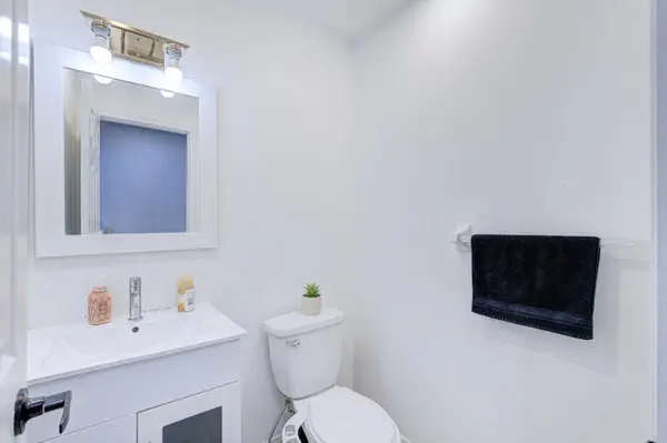 32 Pennsylvania AVE, Brampton, ON L6Y 4N7