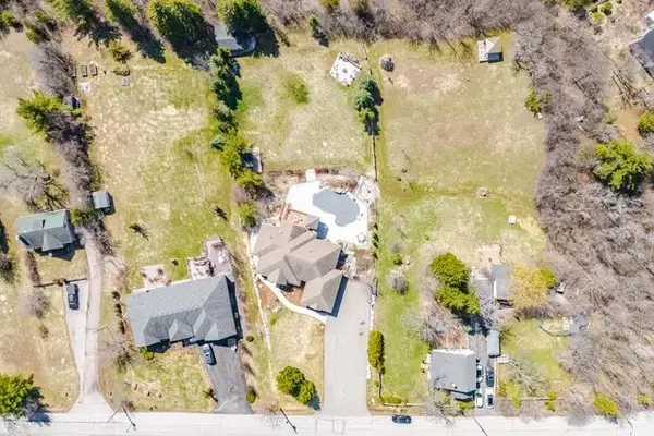 34 Isabella ST, Caledon, ON L7C 1N7