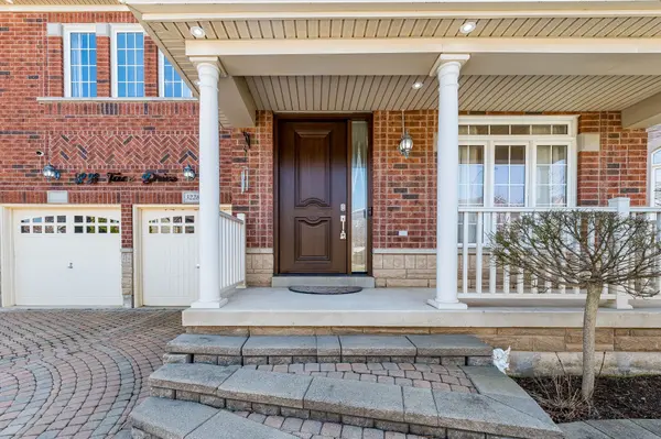 3228 Tacc DR, Mississauga, ON L6M 0H3