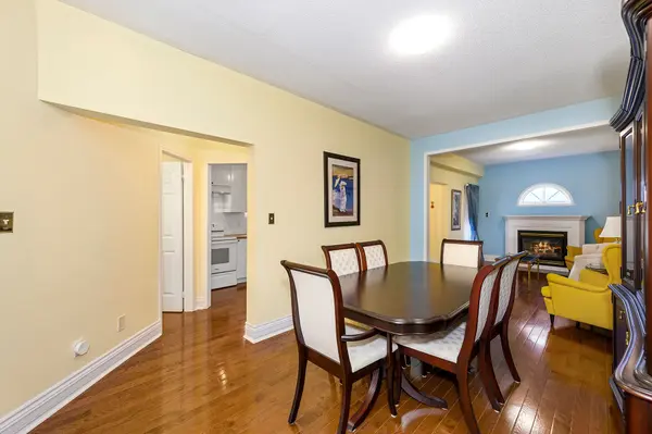 30 Purdy CRES, Toronto W04, ON M9N 3X7