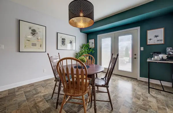 1 Moore CRES, Norwich, ON N0J 1P0