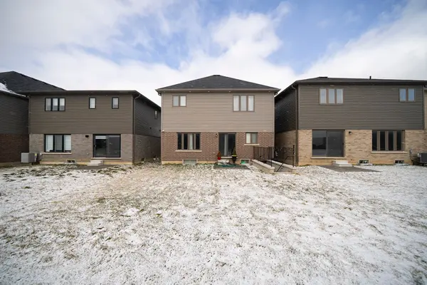 31 Mair AVE #Lower, Brantford, ON N3T 0T2