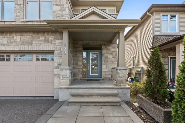 122 Helen Rapp WAY, Blossom Park - Airport And Area, ON K1T 0N4