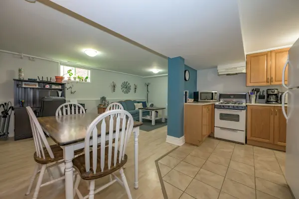 111 Lincoln PL, London South, ON N6C 2C3