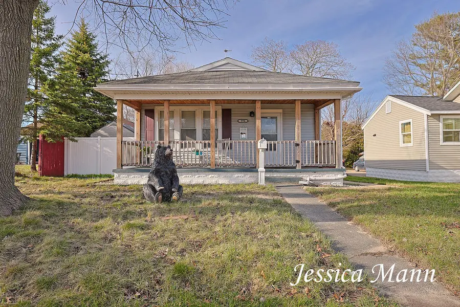 990 W Laketon AVE, Muskegon City, MI 49441