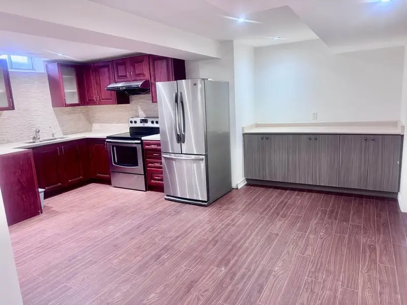 83 Berwick ( basement ) CRES, Richmond Hill, ON L4C 0B7