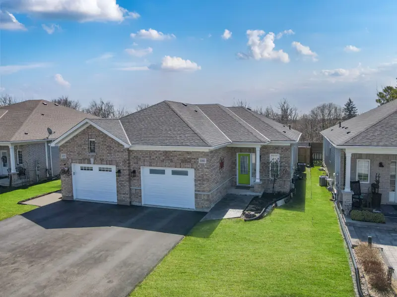 1041 Meadowood ST, Fort Erie, ON L2A 5B9