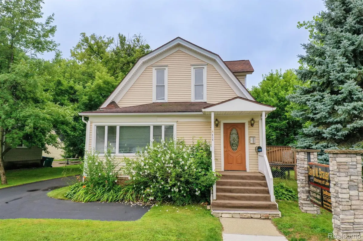 515 E GRAND RIVER AVE, Howell, MI 48843