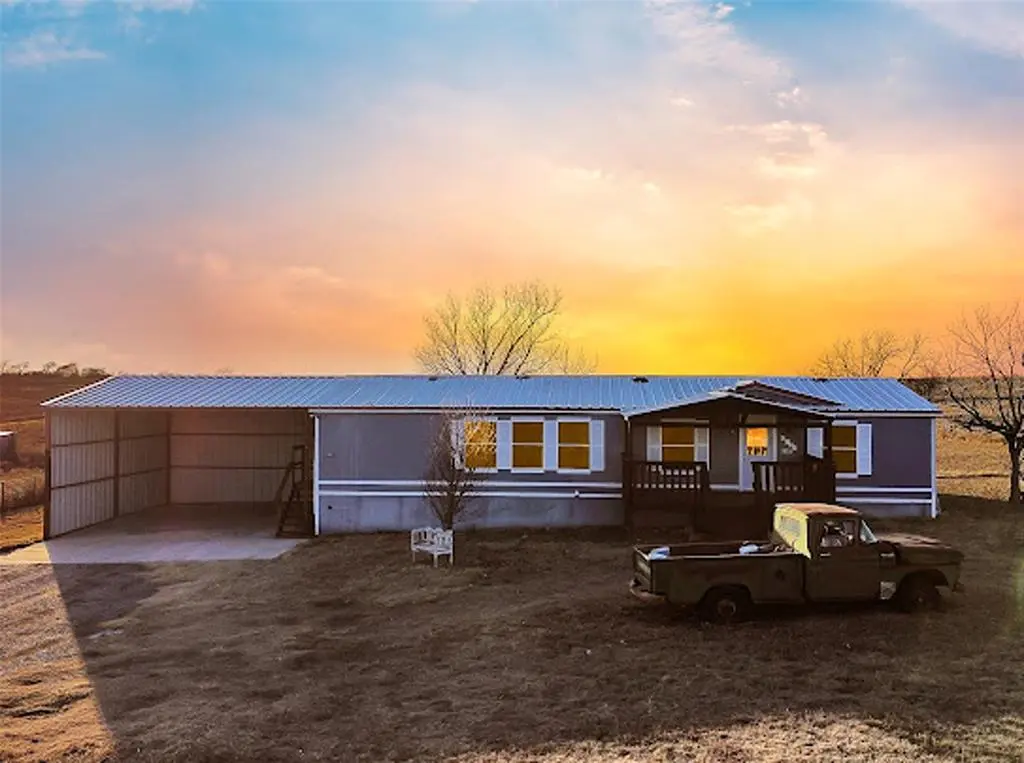 6104 Hawk Court, Joshua, TX 76058