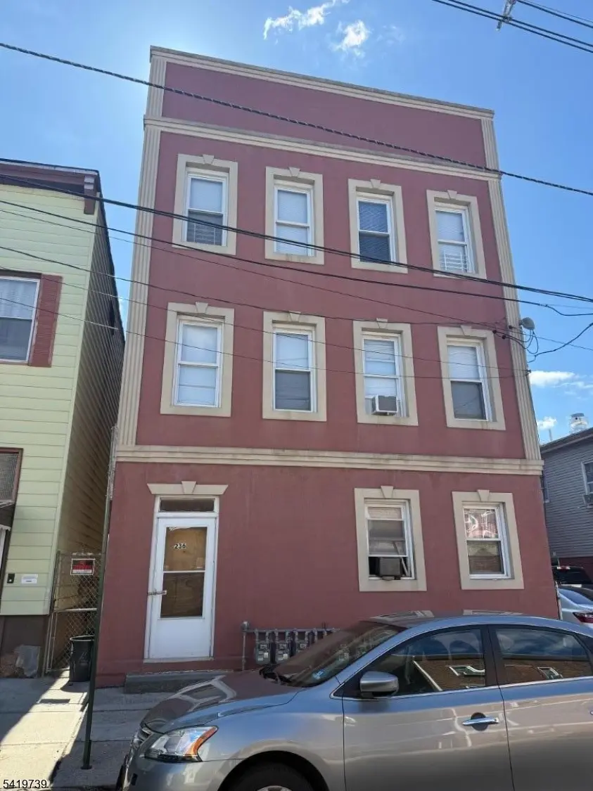 236 John St, Elizabeth City, NJ 07202