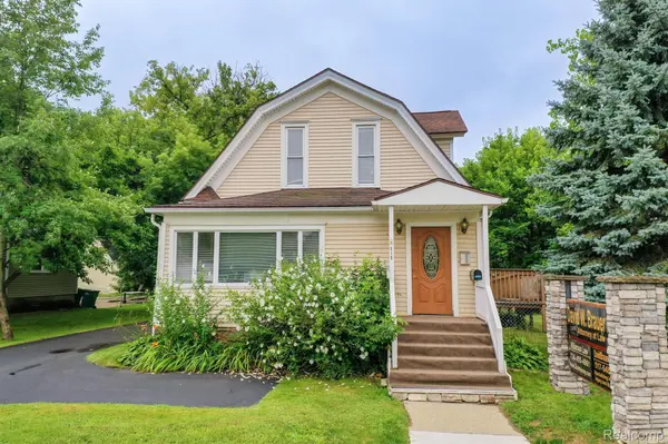 515 E GRAND RIVER AVE, Howell, MI 48843