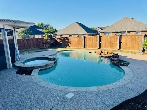 7067 Alcala, Grand Prairie, TX 75054