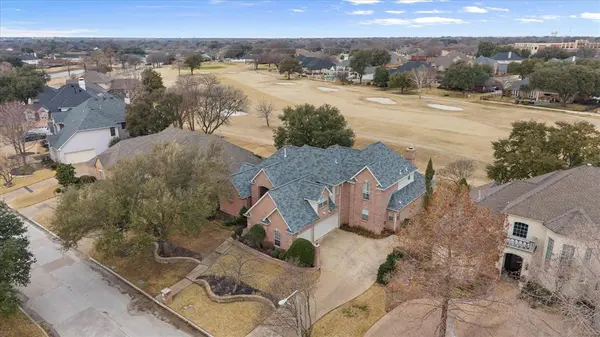 916 Riviera Drive, Mansfield, TX 76063