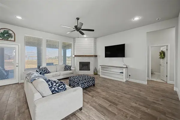 6334 Rustic Edge Street, Godley, TX 76044