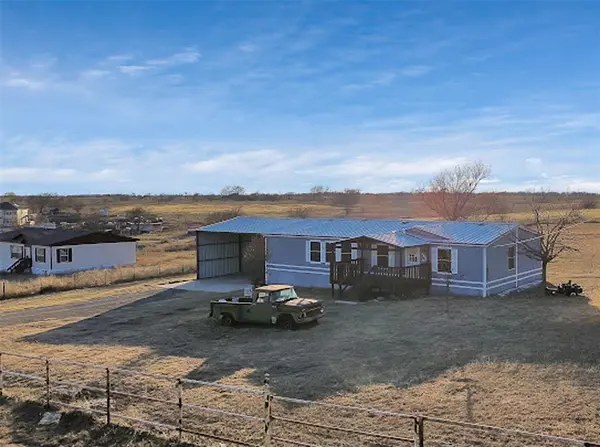 6104 Hawk Court, Joshua, TX 76058