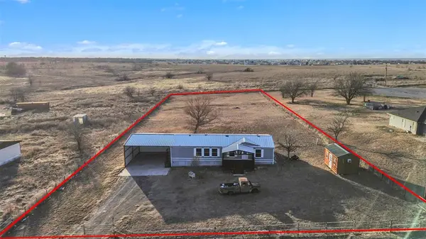 6104 Hawk Court, Joshua, TX 76058