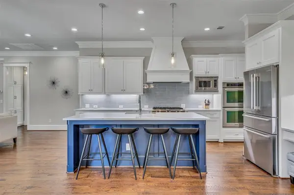 6811 Deloache Avenue, Dallas, TX 75225