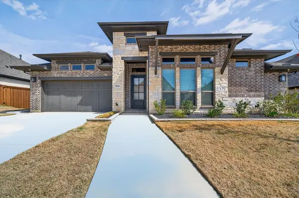 10416 Gray Hills Drive, Fort Worth, TX 76126