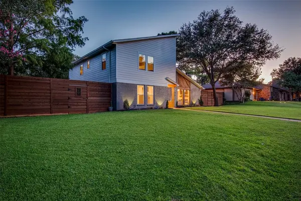 2010 Heatherbrook Drive, Grapevine, TX 76051