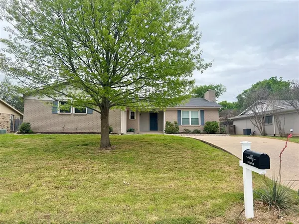 1617 Edge Hill Road, Benbrook, TX 76126