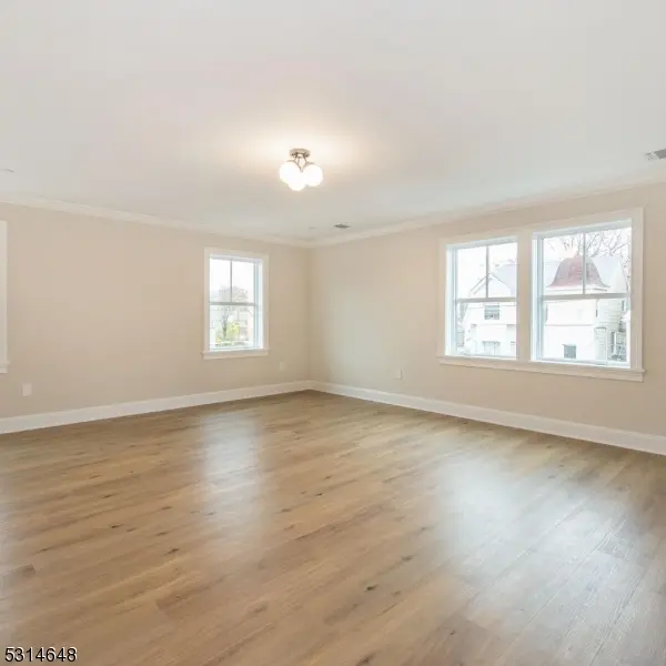 84 Auburn St, Paterson City, NJ 07501