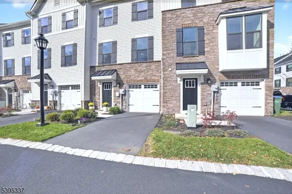 9 Saw Mill Cir, Hackettstown Town, NJ 07840