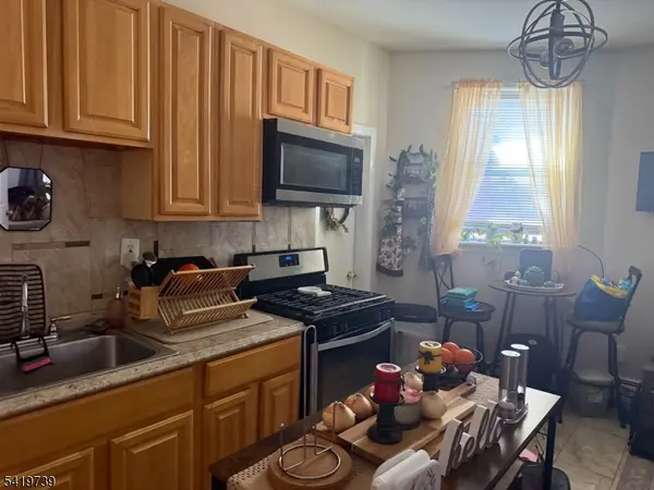 236 John St, Elizabeth City, NJ 07202