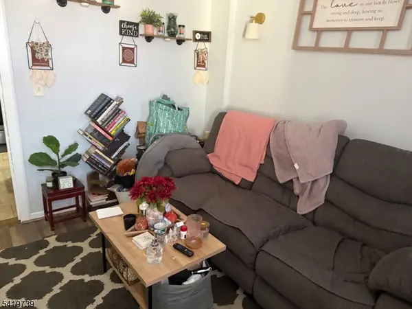 236 John St, Elizabeth City, NJ 07202