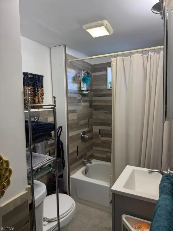 236 John St, Elizabeth City, NJ 07202