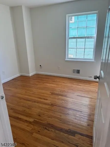 31 Hanford St #1, Newark City, NJ 07114