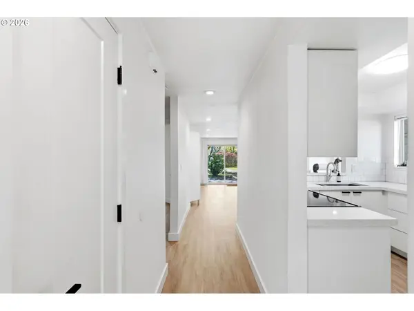 11742 SW BOONES BEND DR, Beaverton, OR 97008