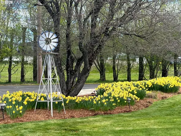 870 HOBBS RD, Hood River, OR 97031